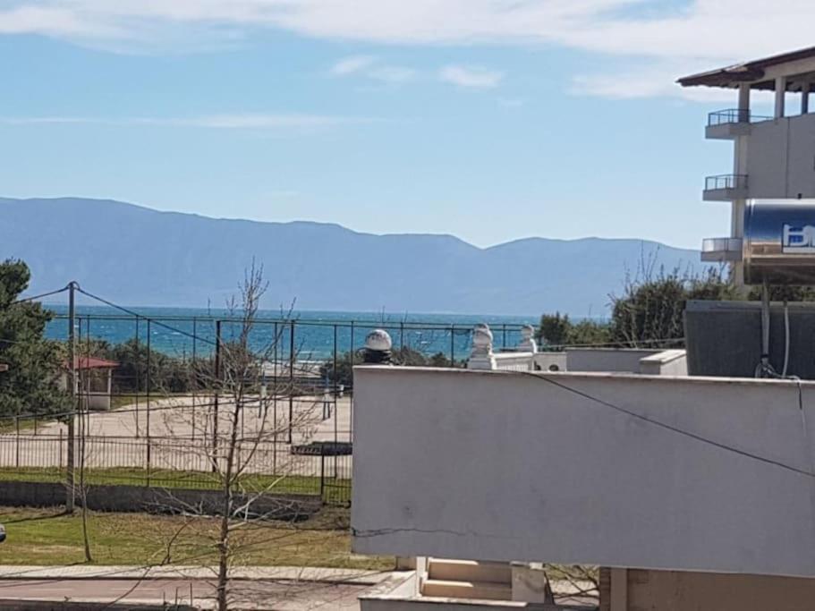Villa Besnik, Rooms For Rent Vlorë Buitenkant foto