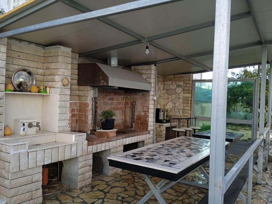 Villa Besnik, Rooms For Rent Vlorë Buitenkant foto