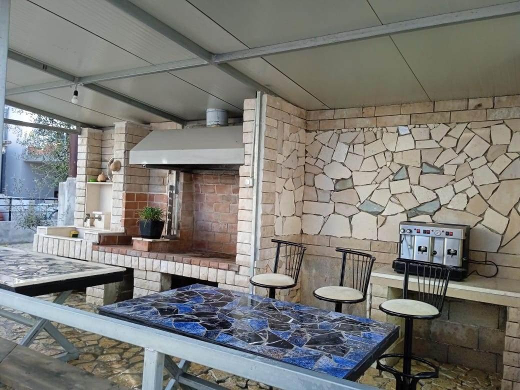 Villa Besnik, Rooms For Rent Vlorë Buitenkant foto
